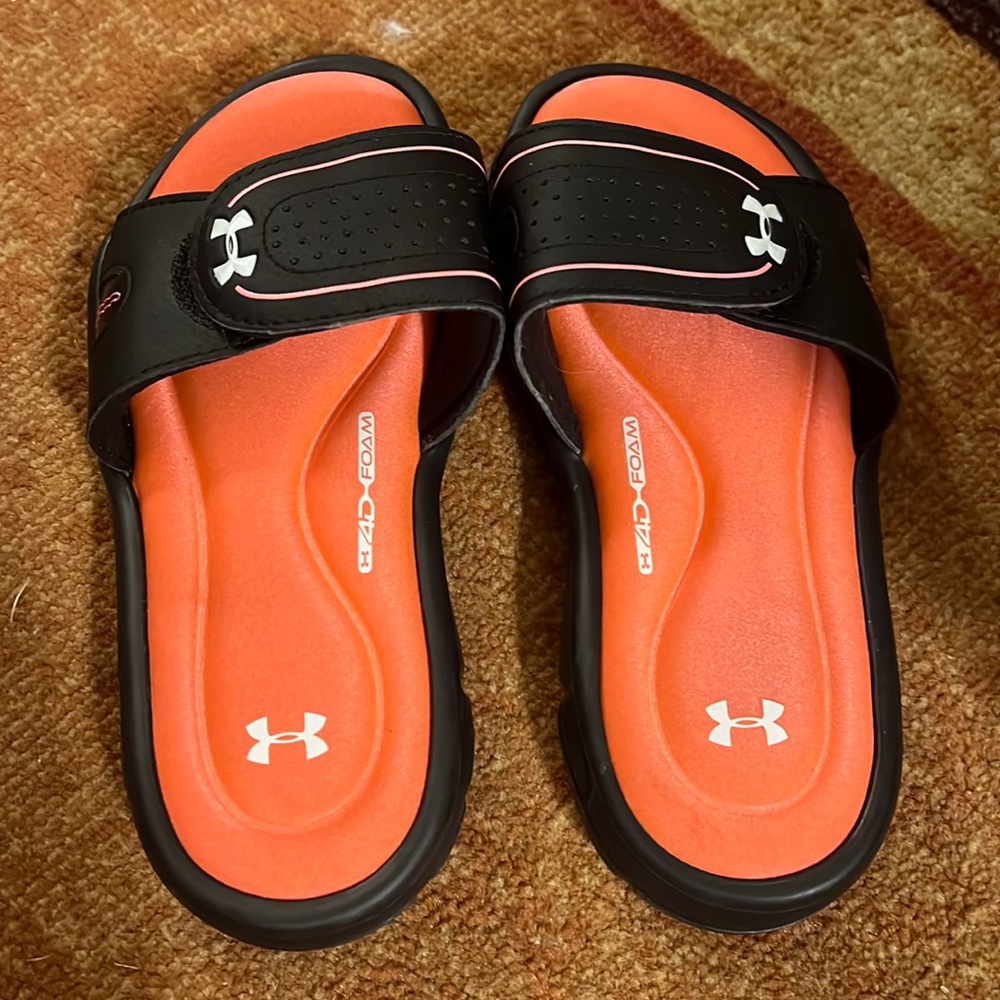 Under Armour 4D Foam Slides. Like new